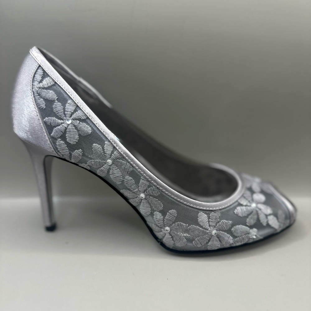 Adrianna Papell Silver Floral Lace Peep Toe Pumps